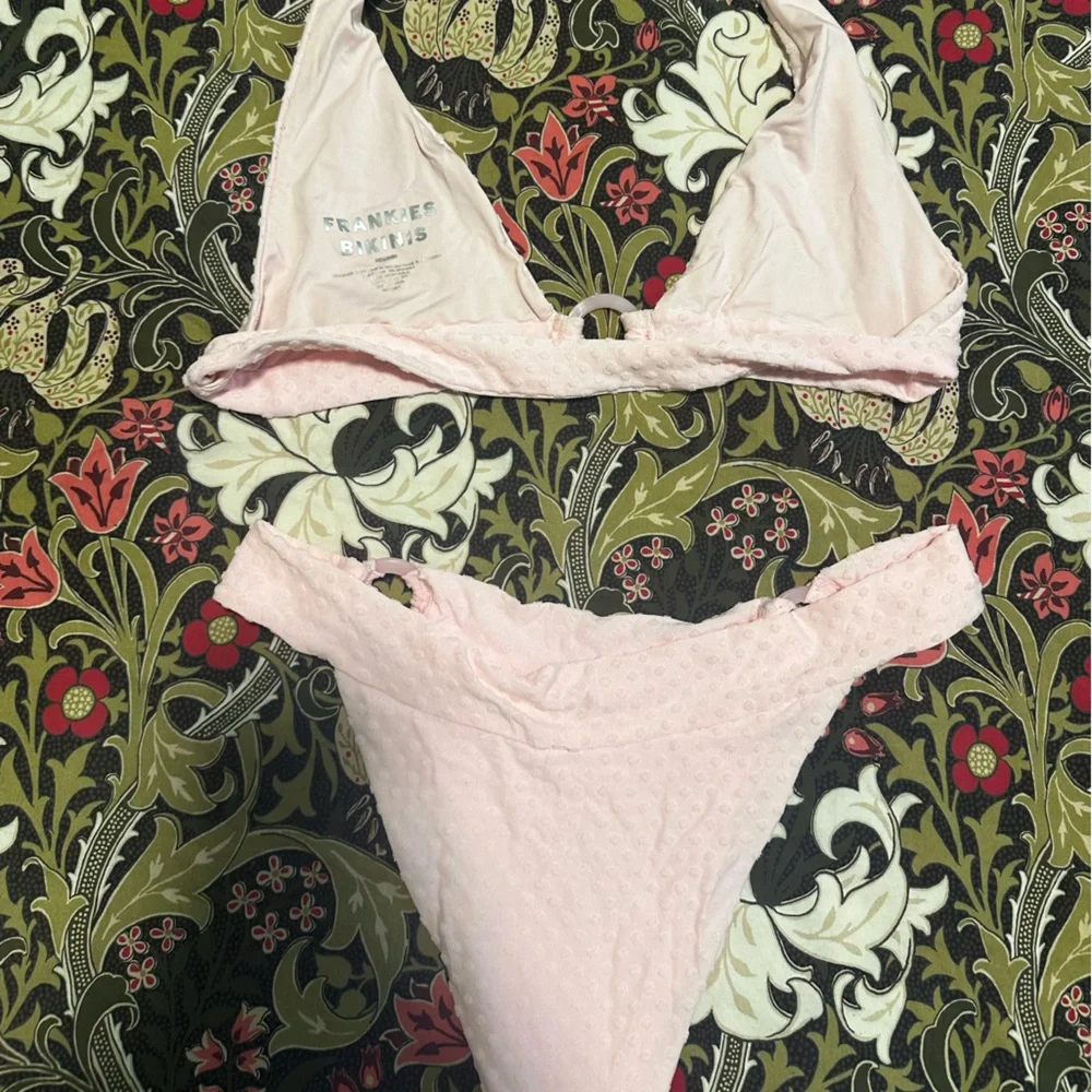 Frankies Bikinis soft pale